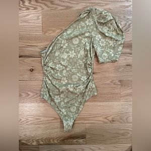Free people bodysuit one sleeve puff beige floral XS